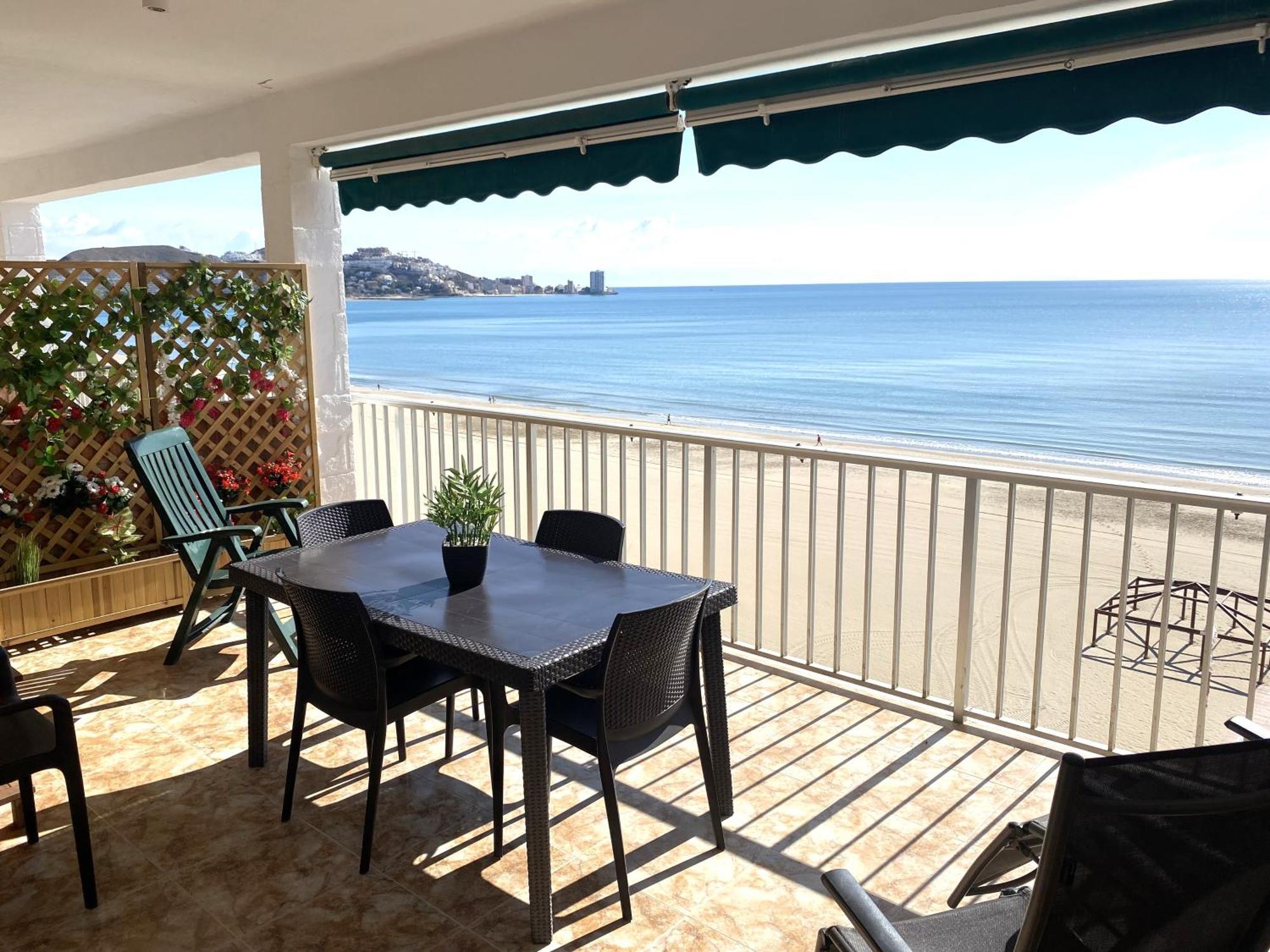 Beachfront And Renovated Apartment Cullera Eksteriør billede